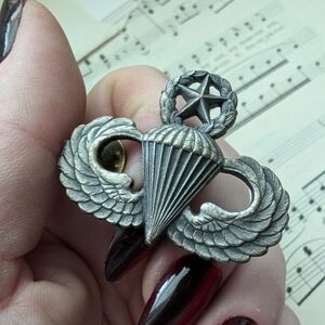 Silver Parachute Wings Pin